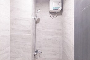 Homey And Good Place 2Br At Collins Boulevard Apartment