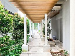 Cozy Studio At Monroe Apartment