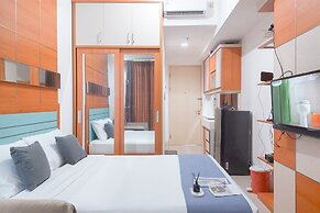 Restful And Cozy Living Studio Tree Park City Bsd Apartment