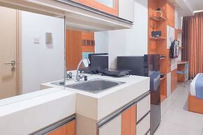 Restful And Cozy Living Studio Tree Park City Bsd Apartment