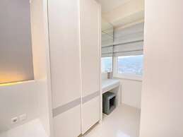 Modern Abode 2Br Apartment At Parahyangan Residence