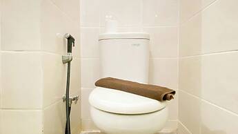 Homey And Comfort 2Br Green Bay Condominium Apartment