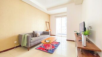 Homey And Comfort 2Br Green Bay Condominium Apartment