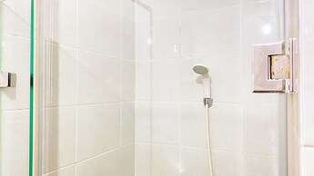 Homey And Comfort 2Br Green Bay Condominium Apartment