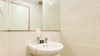 Homey And Comfort 2Br Green Bay Condominium Apartment