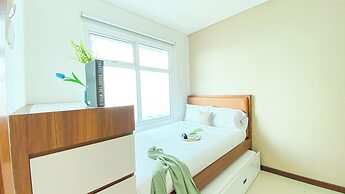 Homey And Comfort 2Br Green Bay Condominium Apartment