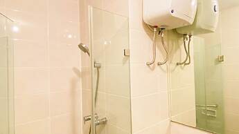 Homey And Comfort 2Br Green Bay Condominium Apartment