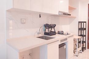 Good And Cozy Stay Studio At Sky House Alam Sutera Apartment
