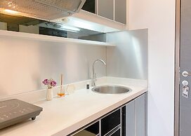 Restful And Cozy Studio Tamansari Semanggi Apartment