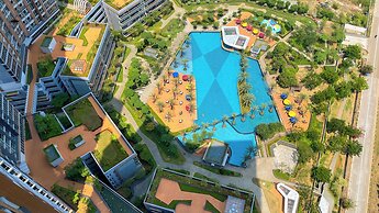 Comfort And Great Location Studio At Gold Coast Apartment