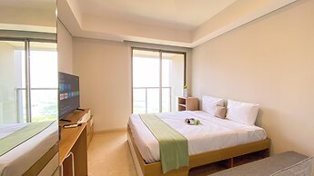 Comfort And Great Location Studio At Gold Coast Apartment