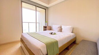 Comfort And Great Location Studio At Gold Coast Apartment