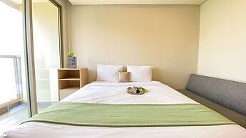 Comfort And Great Location Studio At Gold Coast Apartment