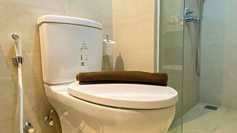 Comfort And Great Location Studio At Gold Coast Apartment