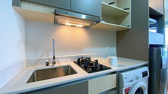 Comfort And Great Location Studio At Gold Coast Apartment