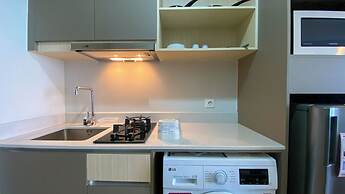 Comfort And Great Location Studio At Gold Coast Apartment