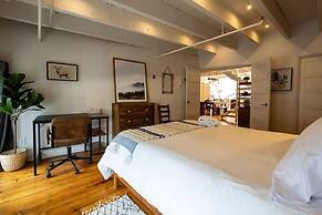 Stunning Old Montreal Penthouse