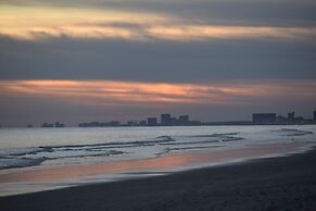 Yacht Club Villas #1-403 2 Bedroom Condo