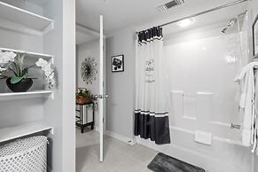 Yacht Club Villas #1-403 2 Bedroom Condo