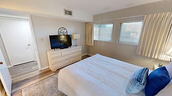 Beach House 101a 2 Bedroom Condo