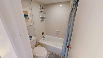 Beach House 101a 2 Bedroom Condo
