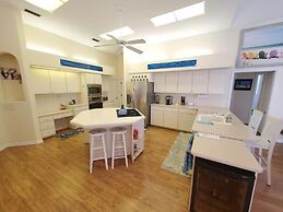 Cozy Canal 3 Bedroom Home