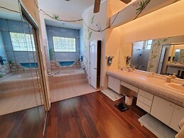 Cozy Canal 3 Bedroom Home