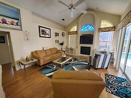 Cozy Canal 3 Bedroom Home