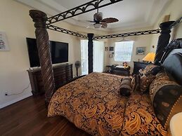 Cozy Canal 3 Bedroom Home