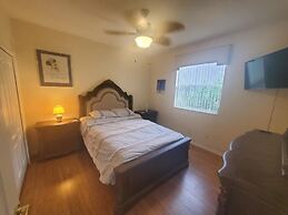 Cozy Canal 3 Bedroom Home