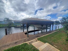 Cozy Canal 3 Bedroom Home