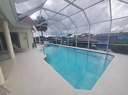 Cozy Canal 3 Bedroom Home