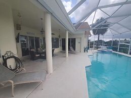 Cozy Canal 3 Bedroom Home