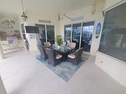 Cozy Canal 3 Bedroom Home