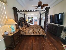 Cozy Canal 3 Bedroom Home