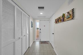 Gulf-view Condo With Resort-style Amenities 2 Bedroom Condo