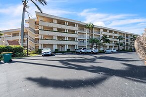 Gulf-view Condo With Resort-style Amenities 2 Bedroom Condo