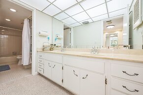 Gulf-view Condo With Resort-style Amenities 2 Bedroom Condo