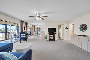 Gulf-view Condo With Resort-style Amenities 2 Bedroom Condo