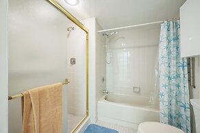 Gulf-view Condo With Resort-style Amenities 2 Bedroom Condo