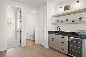 Desert Beachcomber 5 Bedroom Townhouse