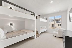 Desert Beachcomber 5 Bedroom Townhouse