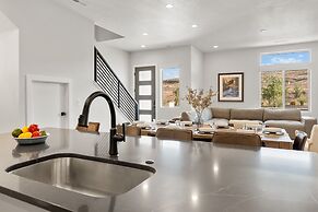 Desert Beachcomber 5 Bedroom Townhouse