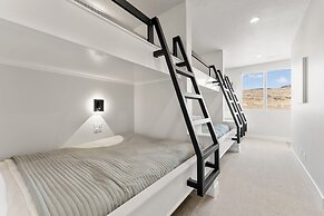 Desert Beachcomber 5 Bedroom Townhouse