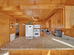 Er233 - Bear Creek Lodge 5 Bedroom Cabin