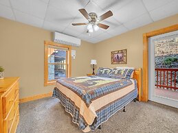 Er233 - Bear Creek Lodge 5 Bedroom Cabin