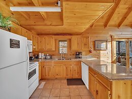 Er233 - Bear Creek Lodge 5 Bedroom Cabin