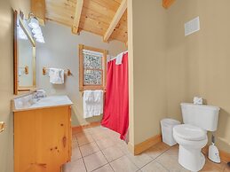 Er233 - Bear Creek Lodge 5 Bedroom Cabin