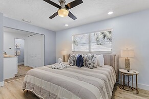 Soak Up The Sun - Saltwater Pool, Spacious Fenced-in Backyard, 3 Bedro