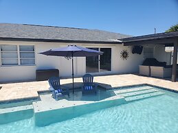 Soak Up The Sun - Saltwater Pool, Spacious Fenced-in Backyard, 3 Bedro